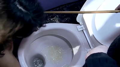 Buộc phải bú
